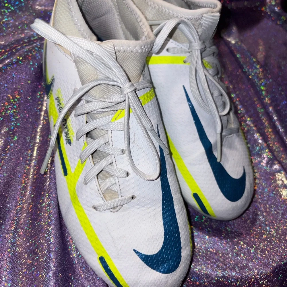 Nike Phantom Cleats (Kids)